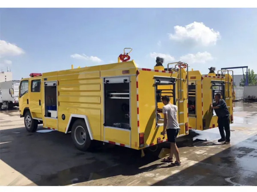 ISUZU Small 6000Liters Water Tank Fire Truck