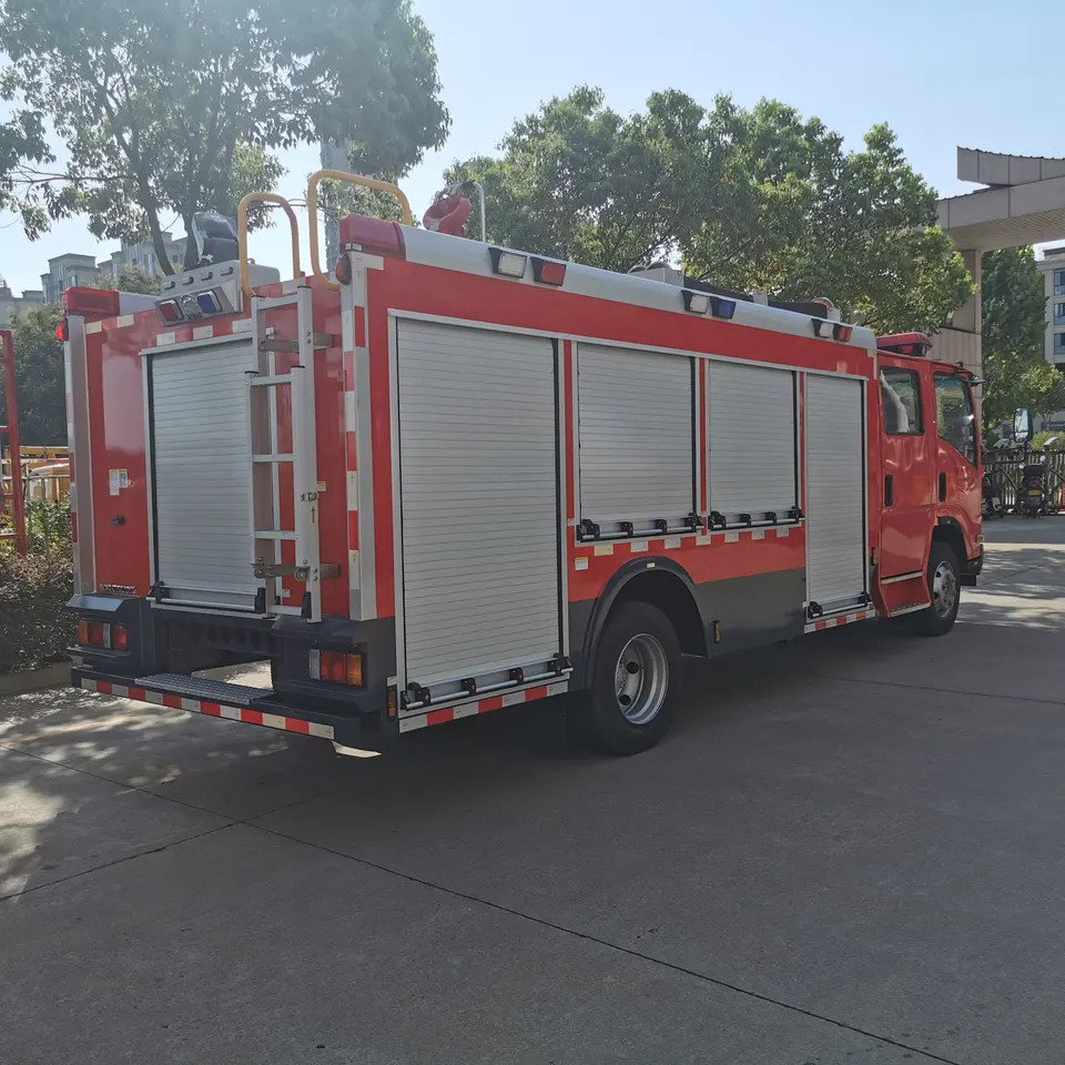 ISUZU Small 6000Liters Water Tank Fire Truck