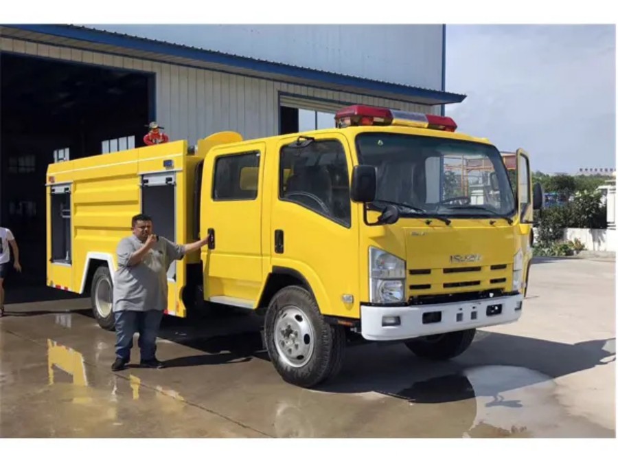 ISUZU Small 6000Liters Water Tank Fire Truck