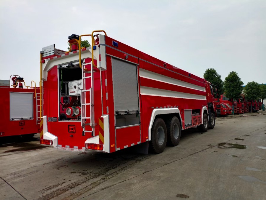 HOWO 20tons Sinotruk Forest Fire Fighting Truck