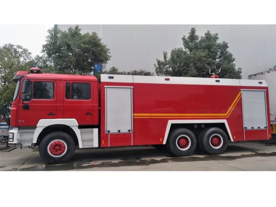 Shacman 15000liters Fire Fighting Water Tank Spraying Truck