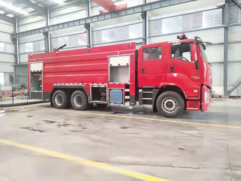ISUZU GIGA 6x4 Water Foam Fire Truck