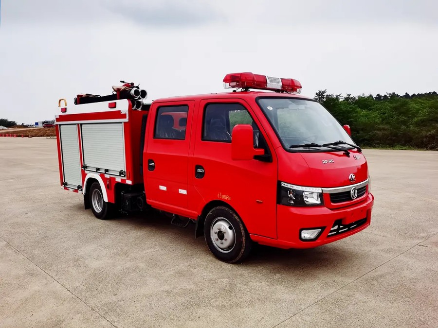 Small 4X2 Fire Fighting Water Tank Spraying Truck