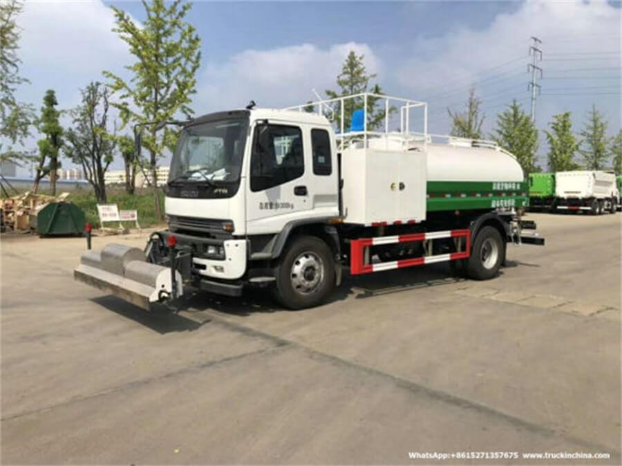 4x2 8 Tons Road Washing And Cleaning Truck