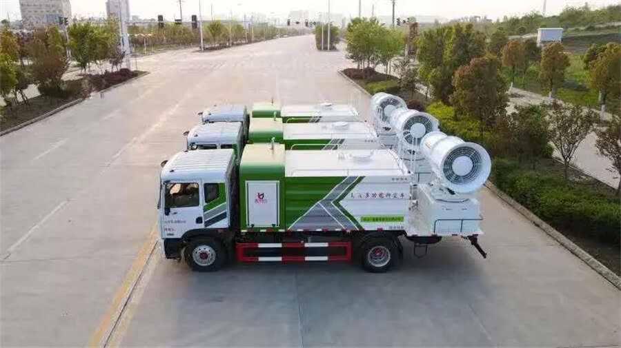 Dongfeng 4X2 Water Bowser Truck with Dust Control Cannon Sprayer Machine