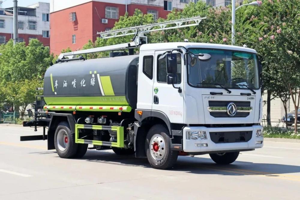 Dongfeng Water Truck for Air Purification and Dust Control
