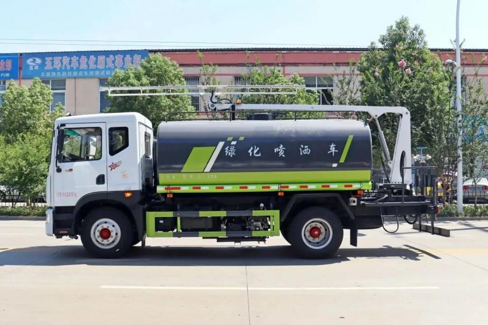 Dongfeng Water Truck for Air Purification and Dust Control