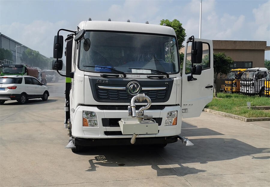 10m3 New Dongfeng Dust Suppression Truck with Large Water Tank and Fog Gun Sprinkler