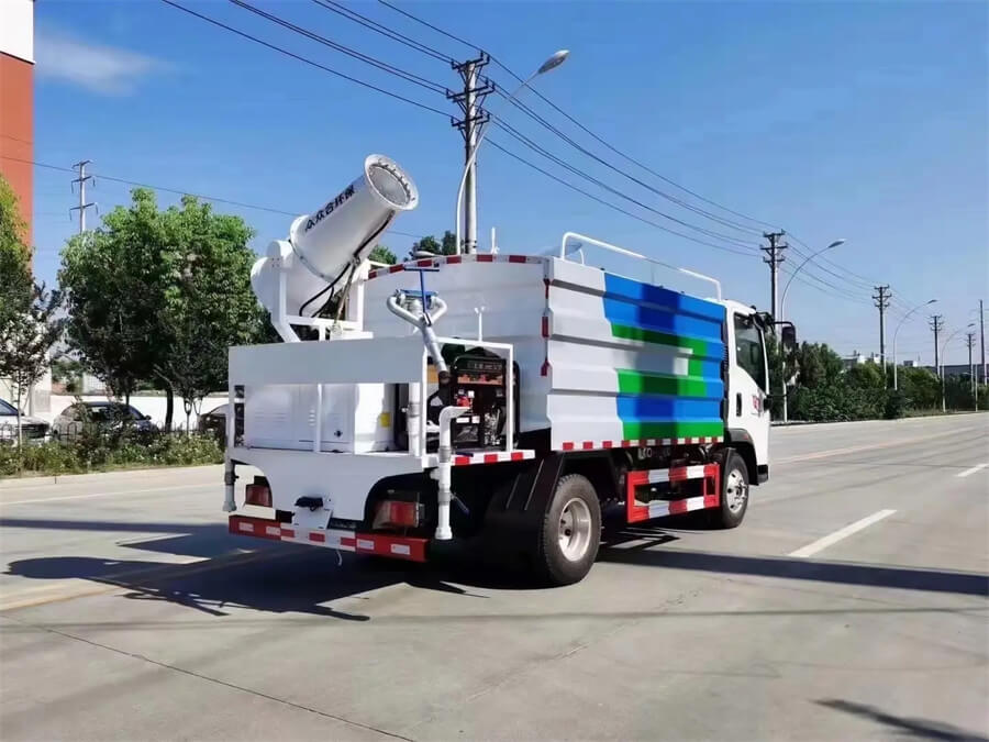 HOWO 5ton 5000liters 1300gallon Multifunctional Dust Control Truck