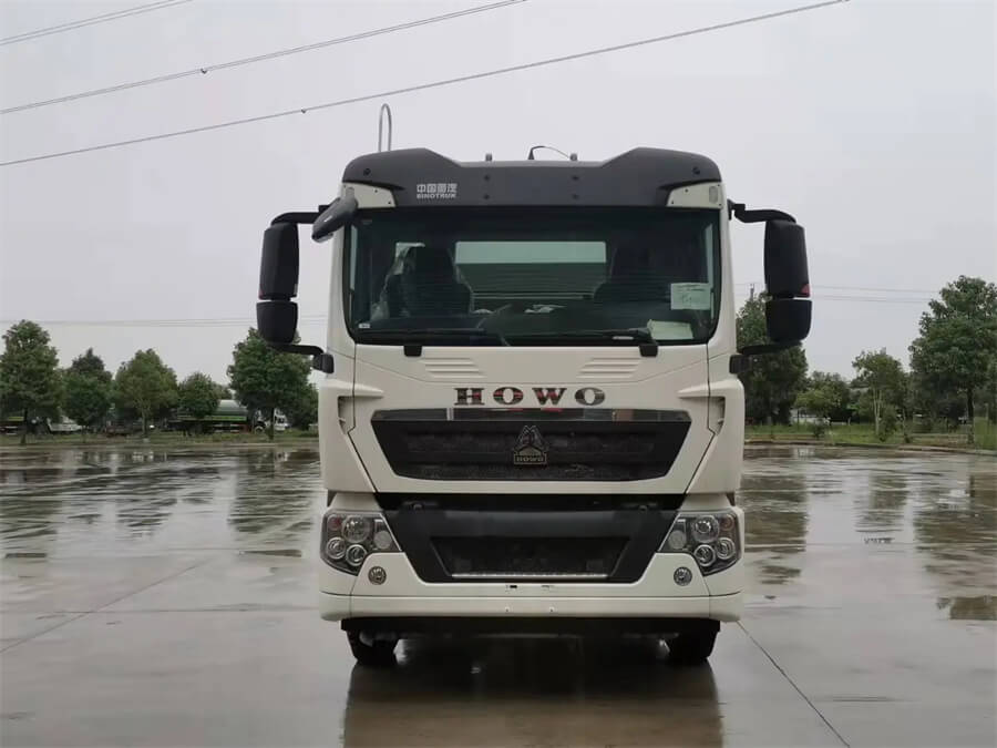 Sinotruk 10t 12t 50m 80m Multi Functional Dust Suppression Disinfection Truck