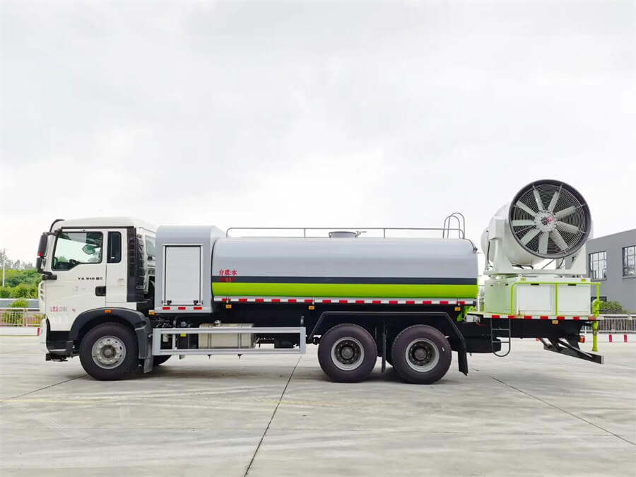 New Sinotruk HOWO 6X4 Virus Reduce and Control Flying Dust Suppression Disinfection Truck