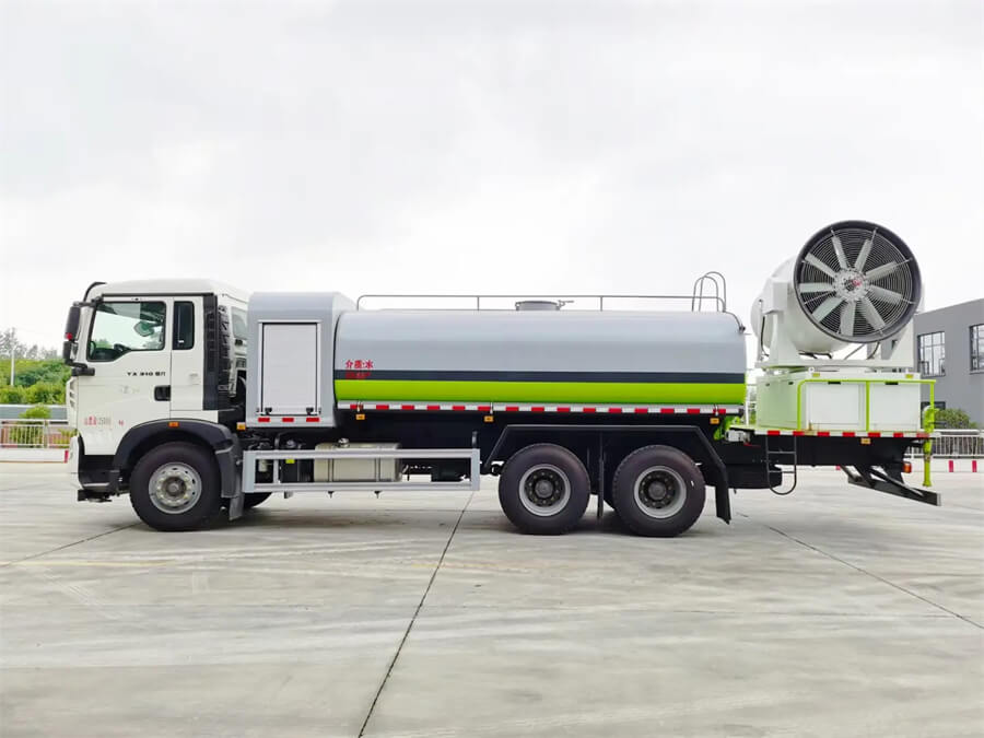New Sinotruk HOWO 6X4 Virus Reduce and Control Flying Dust Suppression Disinfection Truck