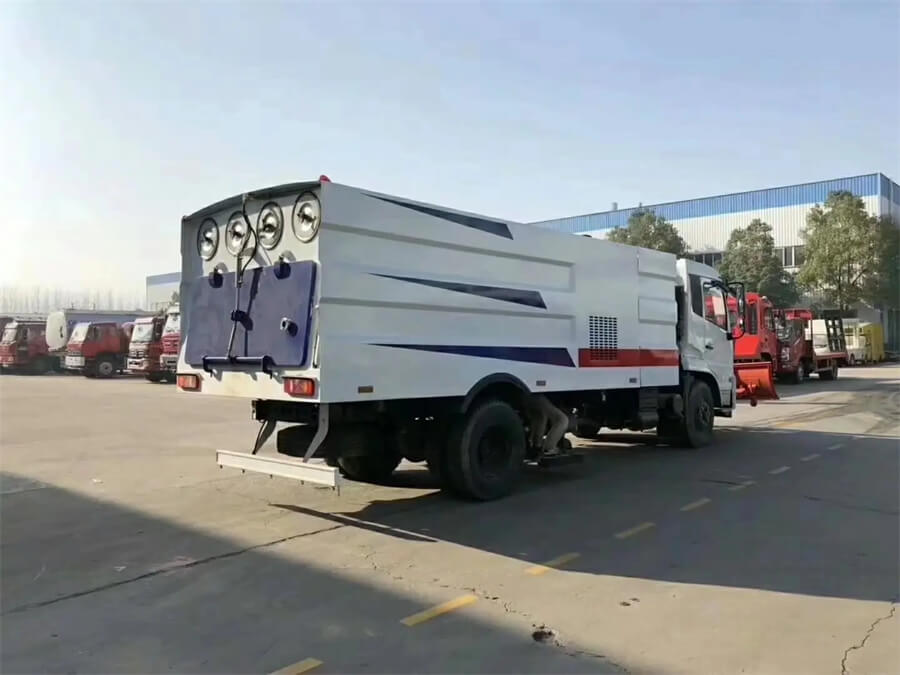 Dongfeng 6 Wheelers 10 CBM 10Ton Dust Vacuum Suction Truck