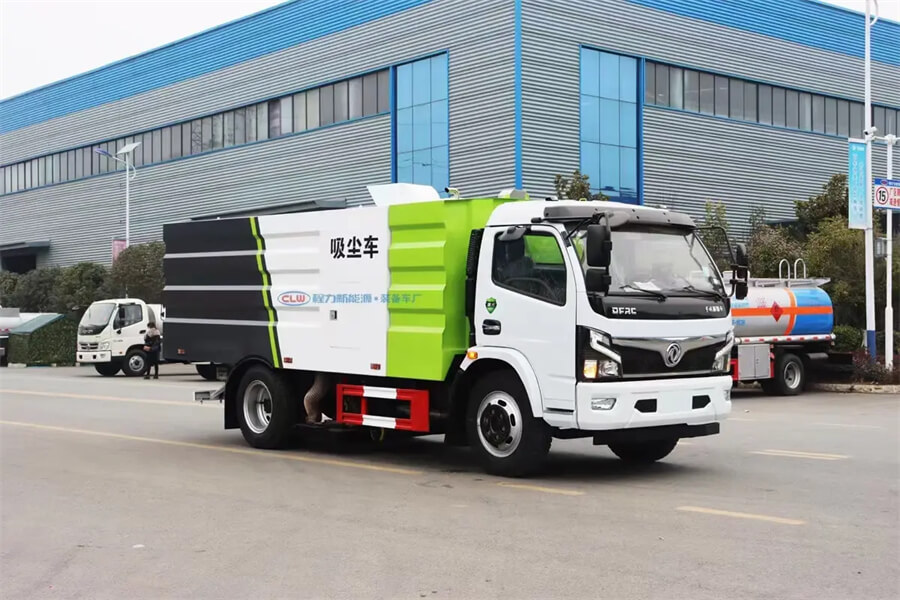 Donfeng 6 CBM 6Ton Vacuum Sweeper Truck