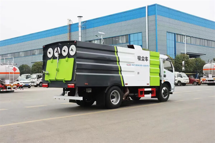 Donfeng 6 CBM 6Ton Vacuum Sweeper Truck