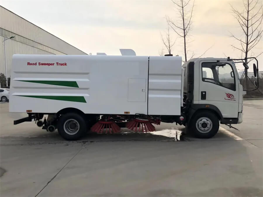 SINOTRUK 5CBM Street Sweeper Truck
