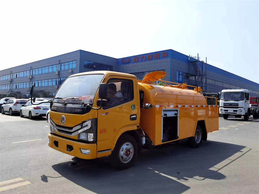 Dongfeng 4000litres 4000L Diesel Engine Drain Jetter Sewer Cleaning Sucking Combined Sewage Jetting Truck