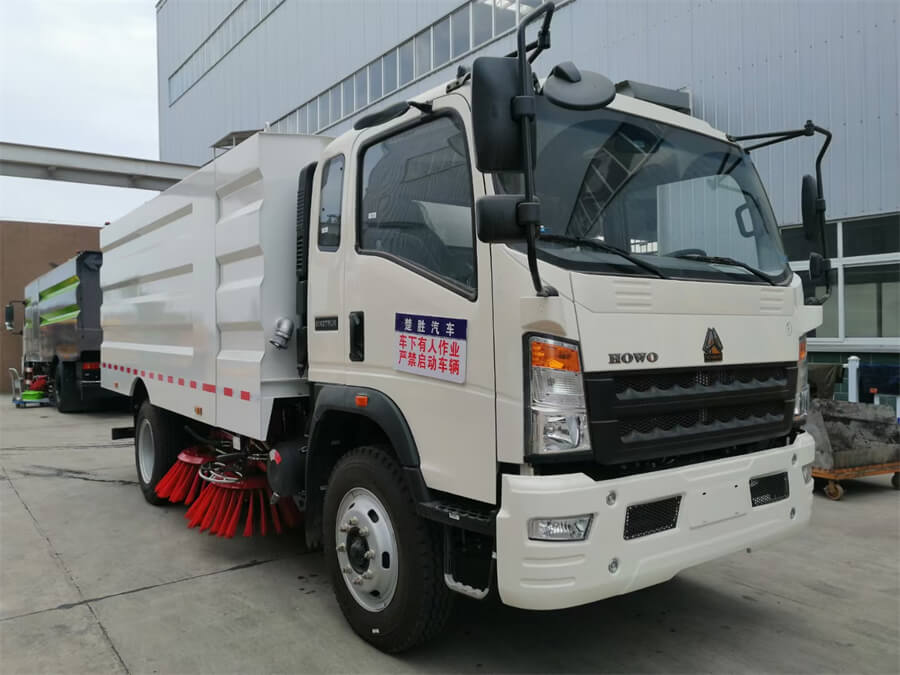SINOTRUK HOWO 6CBM Street Sweeper 8000 Liters