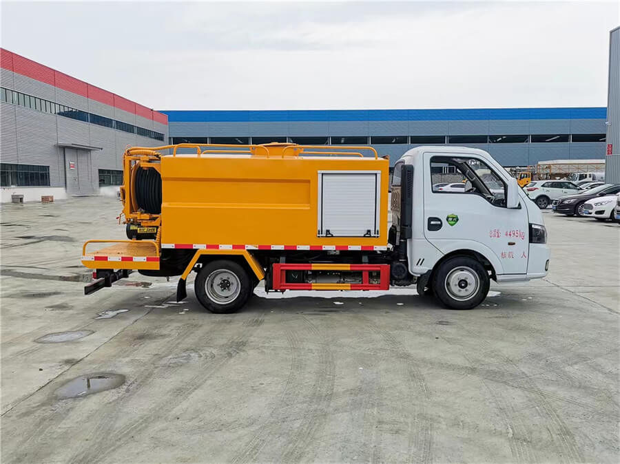 Dongfeng 2000litres 2000L Sewer Jetting Truck