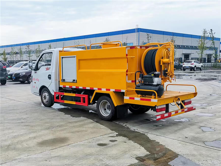 Dongfeng 2000litres 2000L Sewer Jetting Truck