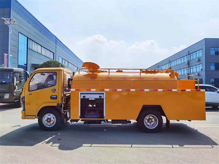 Dongfeng 4000litres 4000L Diesel Engine Drain Jetter Sewer Cleaning Sucking Combined Sewage Jetting Truck