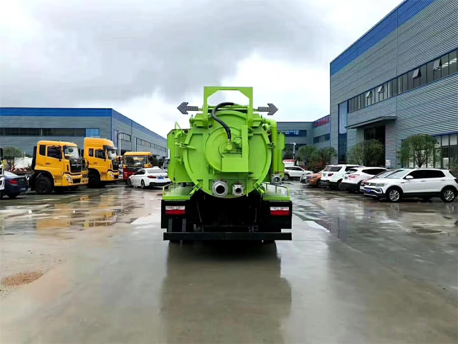 Dongfeng 8cbm Jetting Vacuum Sewer Sludge Cleaning Sewage Suction Truck