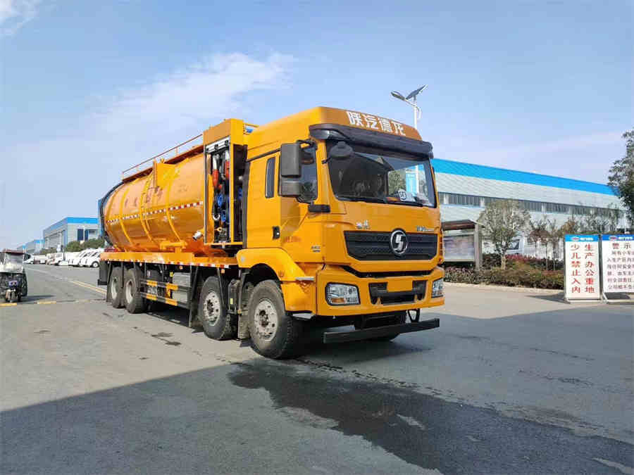 8X4 Shacman 12wheelers 400HP Engine 20000L Sewer Jetting Truck