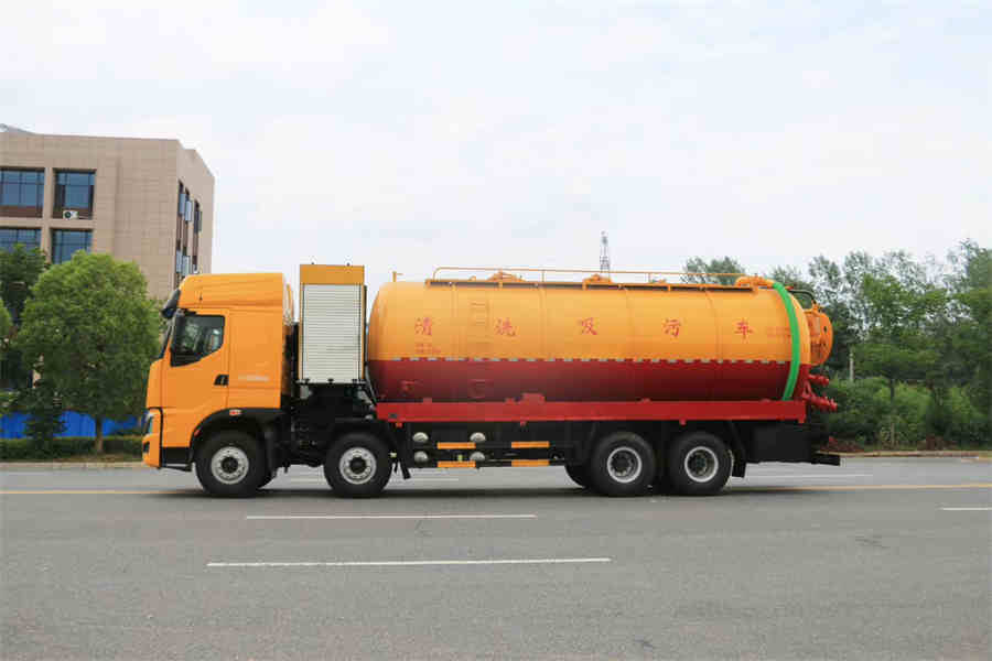 8X4 Shacman 12wheelers 400HP Engine 20000L Sewer Jetting Truck