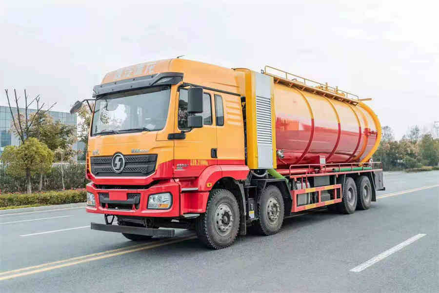 8X4 Shacman 12wheelers 400HP Engine 20000L Sewer Jetting Truck