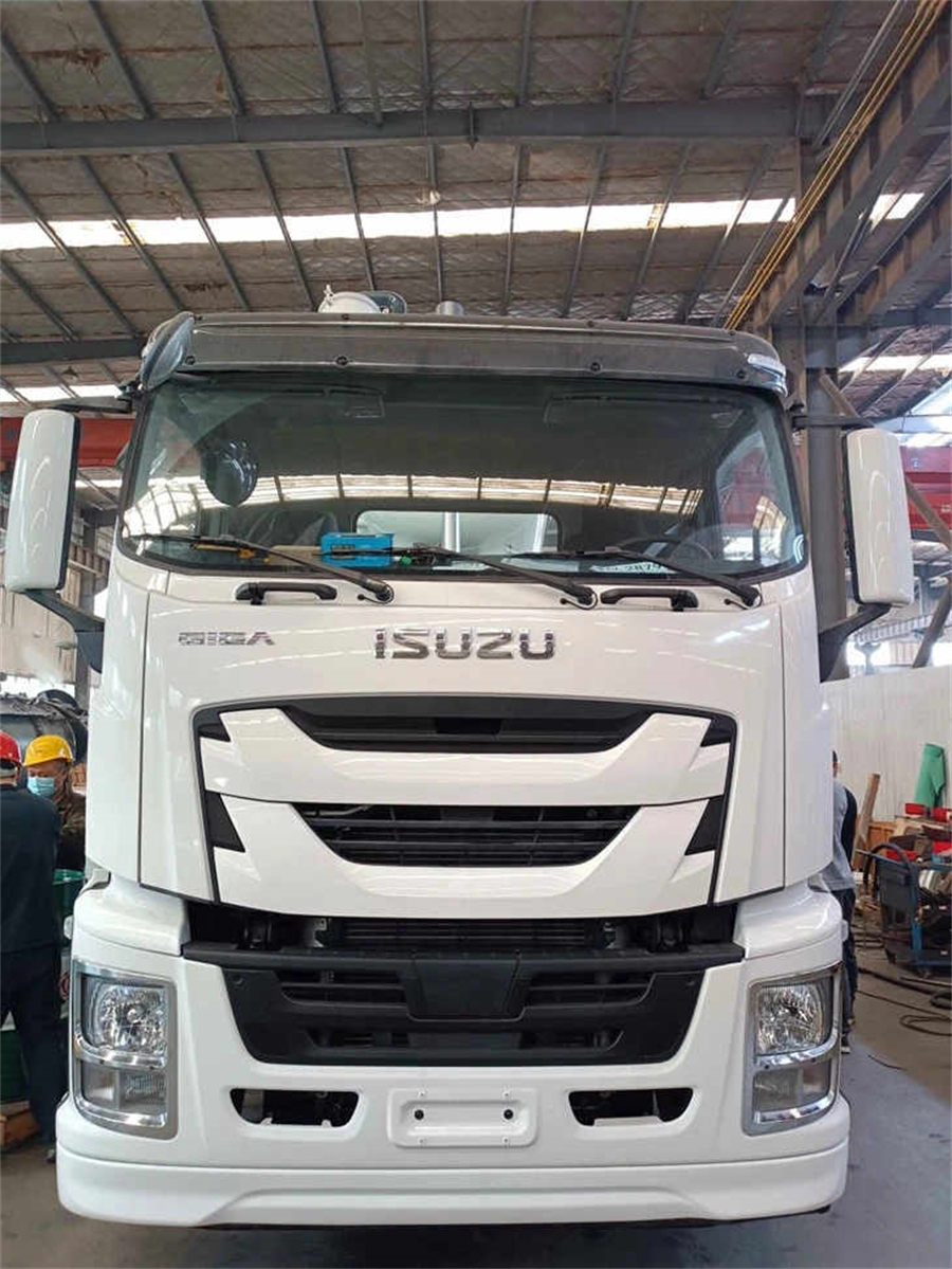 ISuzu GIGA 6X4 14000litres 12000L Diesel Engine Drain Jetter Sewer Cleaning Sucking Combined Sewage Jetting Truck