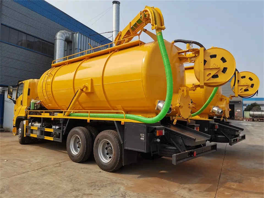 ISUZU GIGA 6X4 18000 Liters High Pressure Jetting Vacuum Sewer Sludge Cleaning Tank