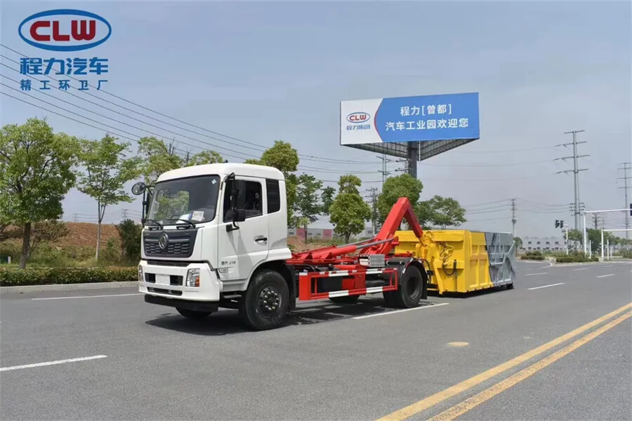 Dongfeng 4X2 15cbm Hook Lift Garbage Truck
