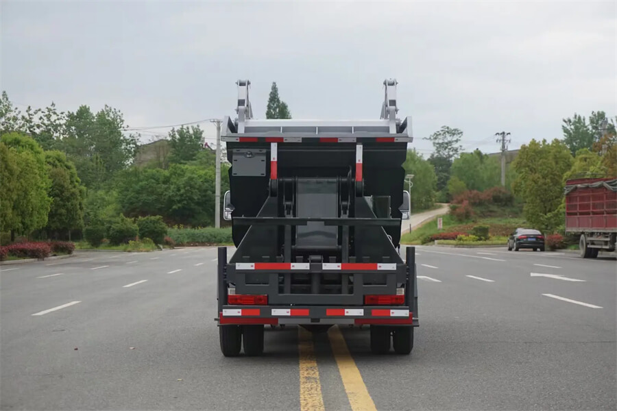 Mini with Rear Bin Lifter Refuse Collection Truck