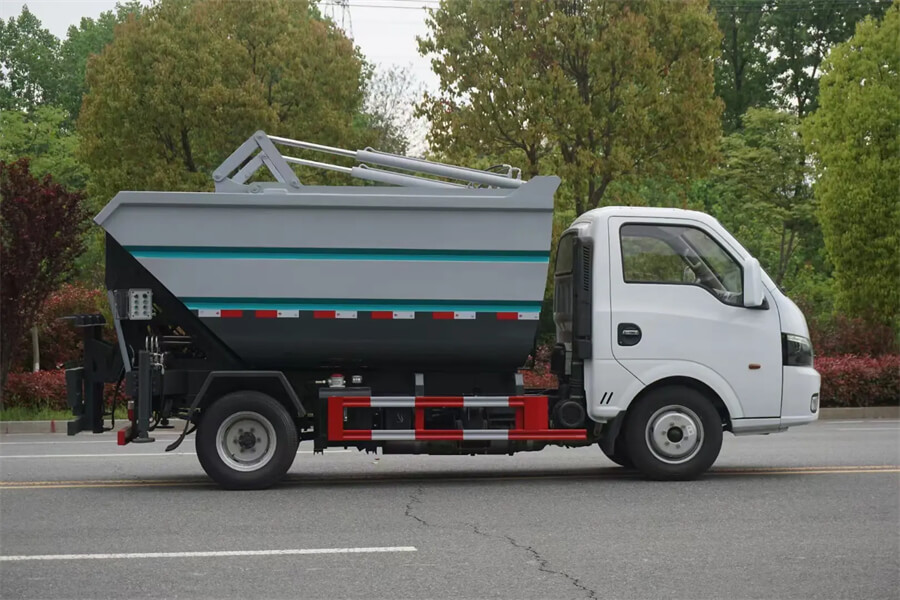 Mini with Rear Bin Lifter Refuse Collection Truck