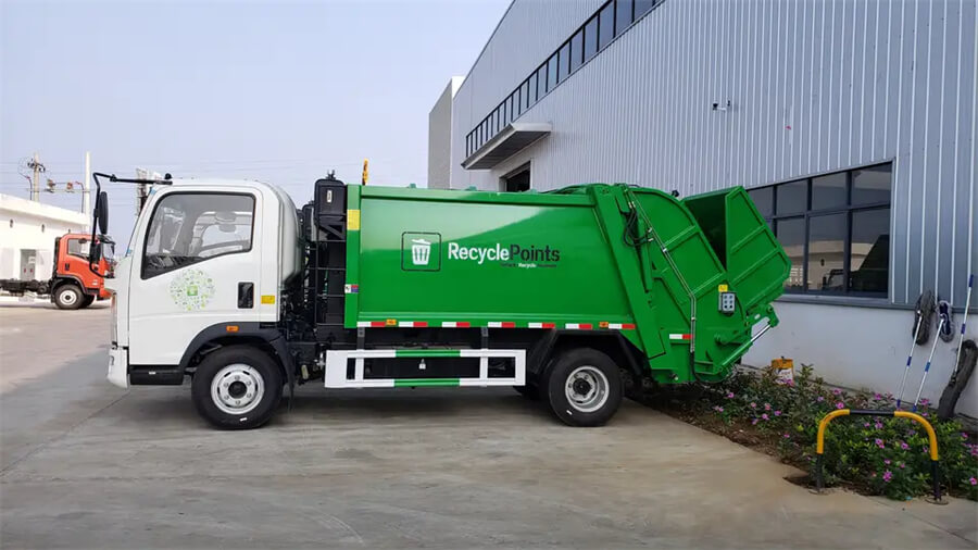 Sinotruk HOWO 5m3 6m3 Compactor Garbage Truck