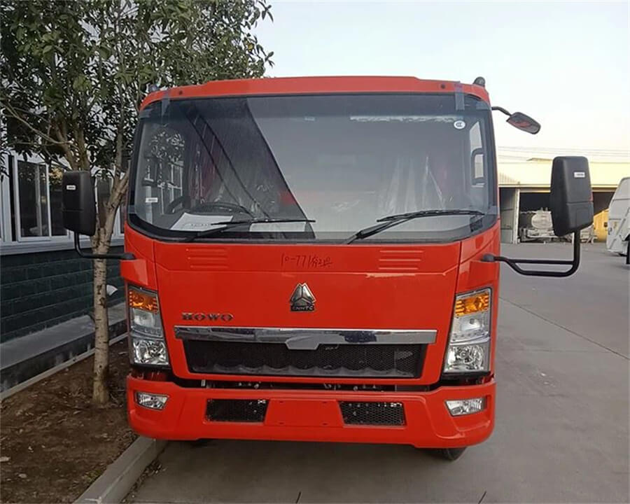 Sinotruk Howo 6ton 7CBM Compressed Garbage Truck
