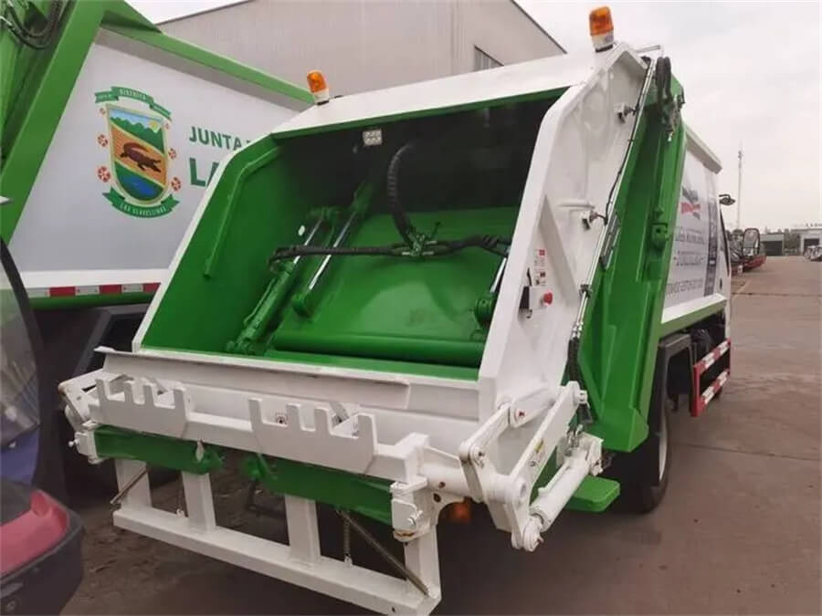 4X2 Isuzu Ftr 12cbm Urban Garbage Compactor Truck