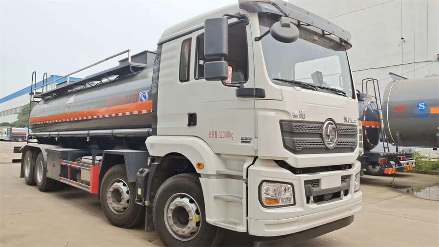 Shacman 8X4 Chemical Transport Truck