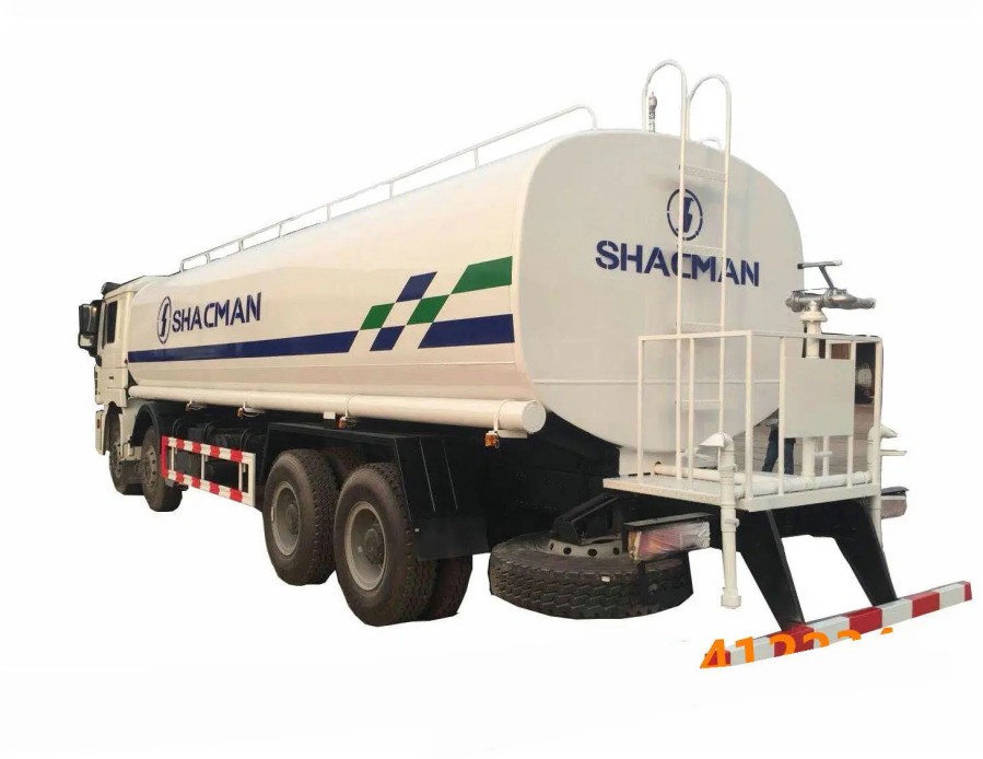 8x4 SHACMAN 25000 Litres Water Distribution Truck