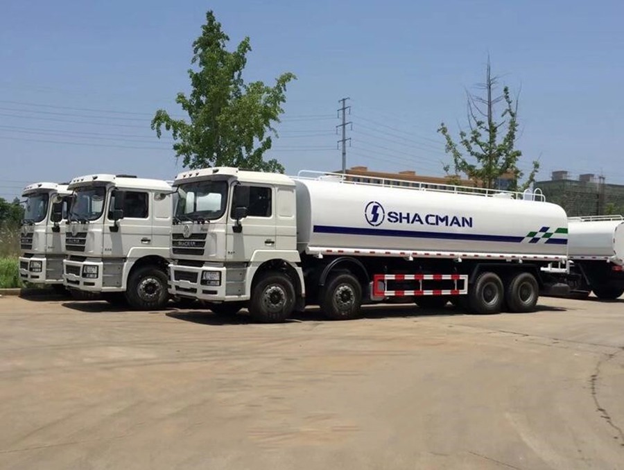 8x4 SHACMAN 25000 Litres Water Distribution Truck