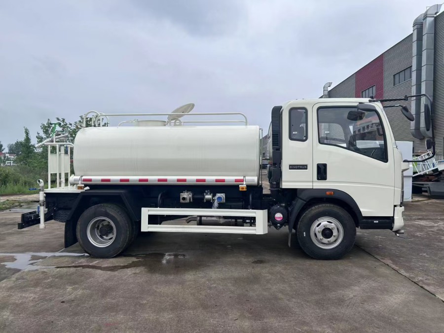 HOWO 5cbm Water Bowser Water Tank Truck