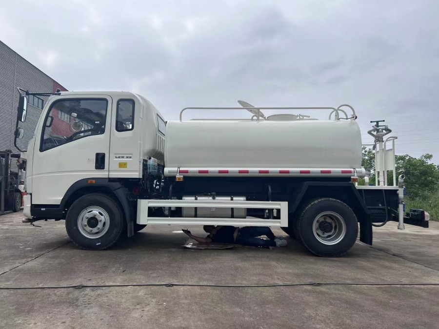 HOWO 5cbm Water Bowser Water Tank Truck