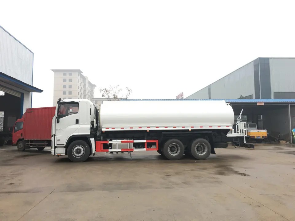ISUZU GIGA 20000 liters water bowser for sale