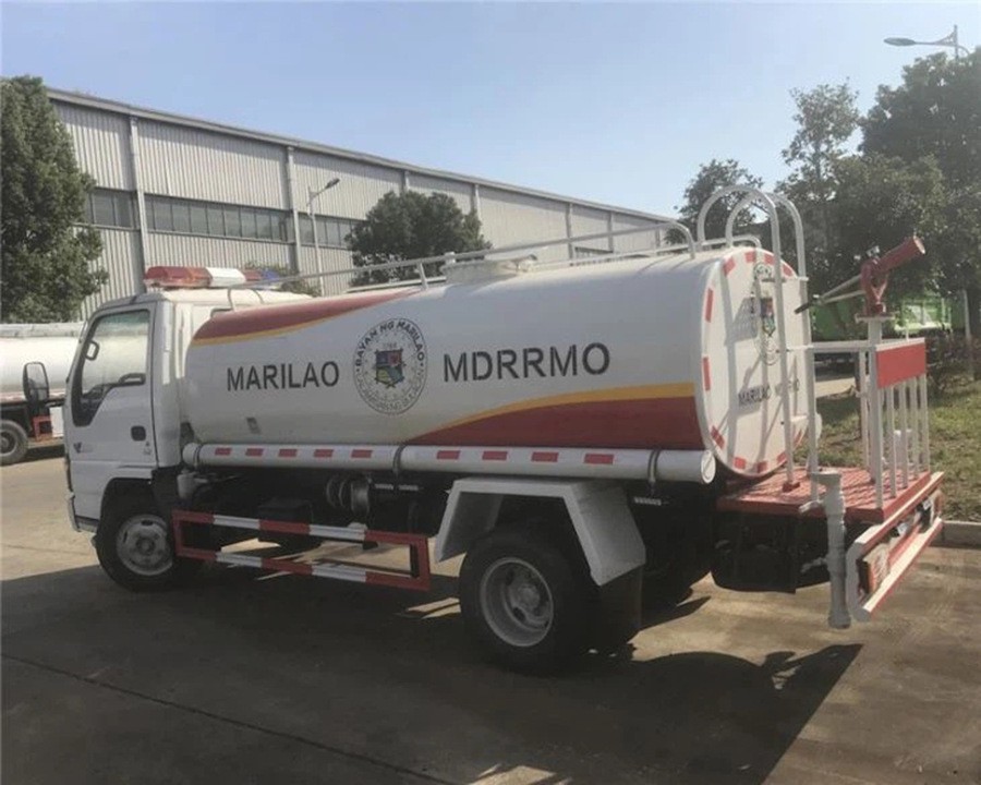ISUZU 5000 Gallon Water Delivery Truck