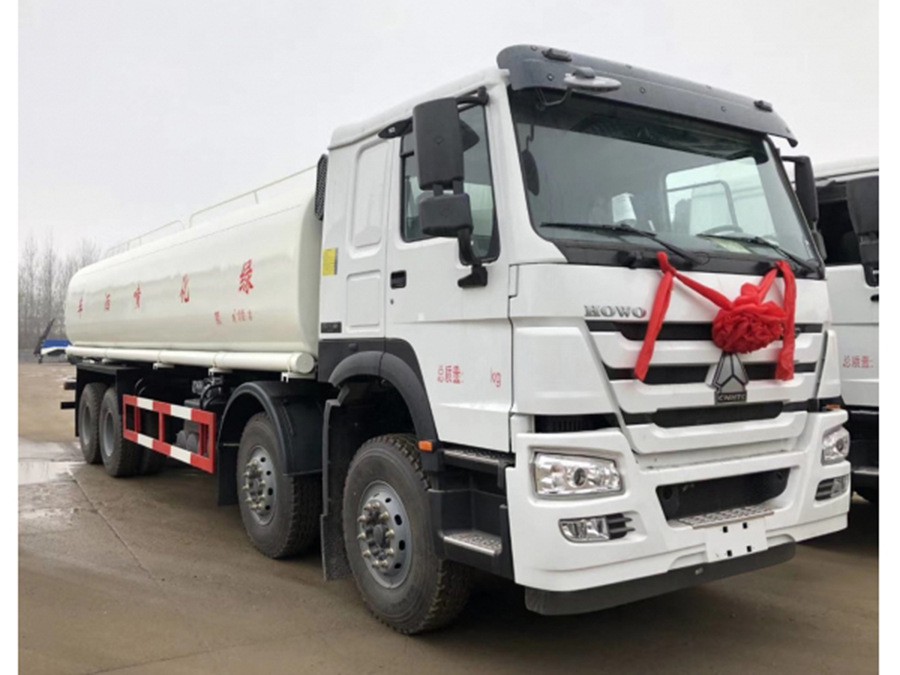 8x4 Sinotruk Howo 18ton 18000liters Water Sprinkler Truck