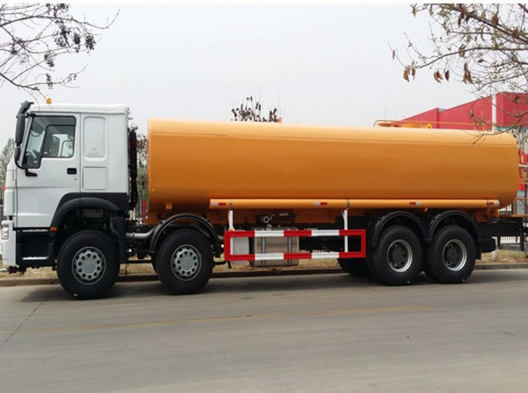 8x4 Sinotruk Howo 18ton 18000liters Water Sprinkler Truck