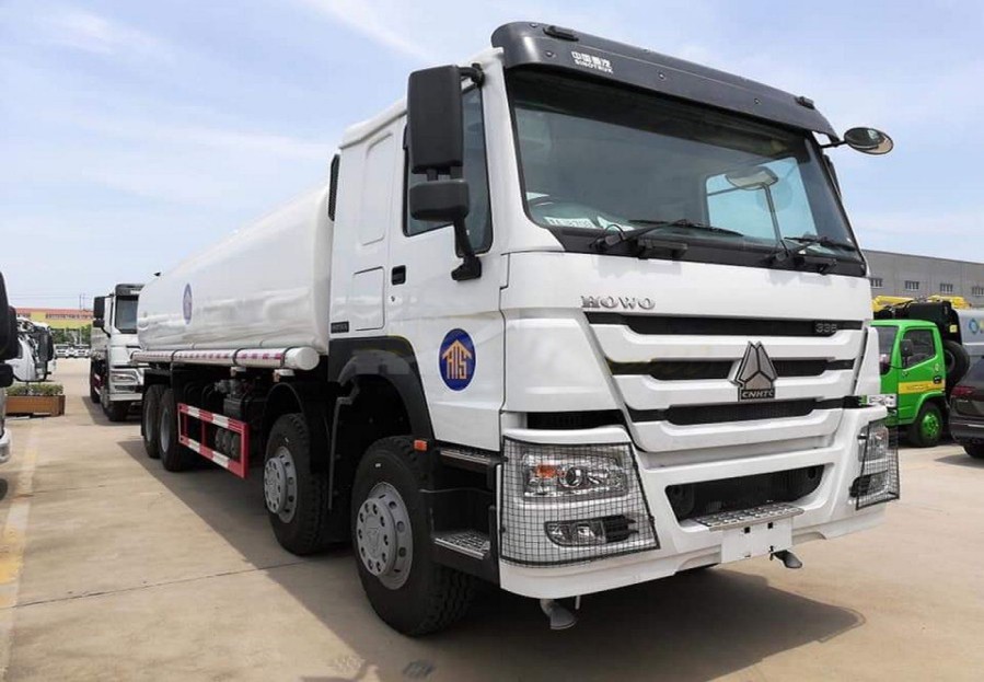 8x4 Sinotruk Howo 18ton 18000liters Water Sprinkler Truck