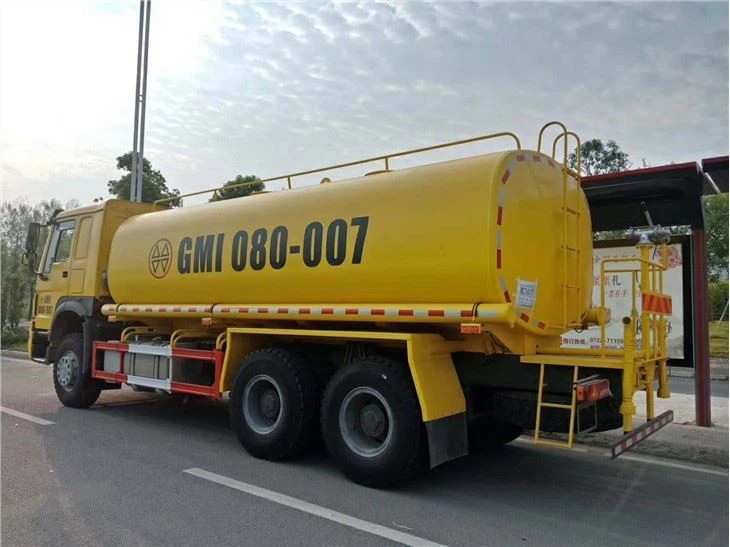 HOWO 15000Liters 15T Water Sprinkler Tank Truck