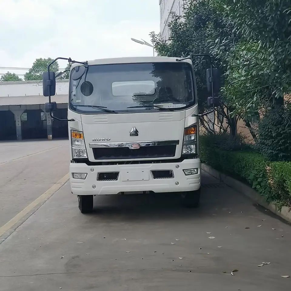 Howo 10Tons Oil Bowser Truck With Censtar Dispenser