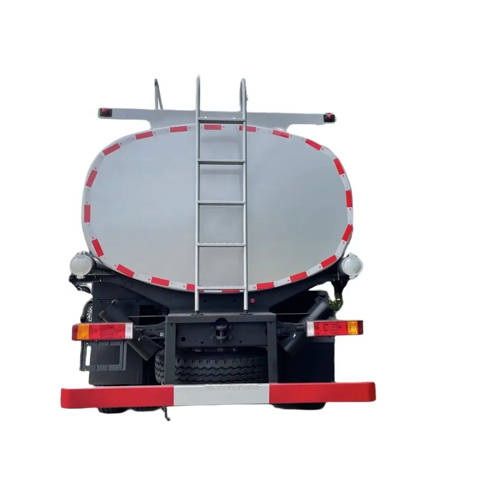 Shacman 4X2 12000liters Oil Tank Truck